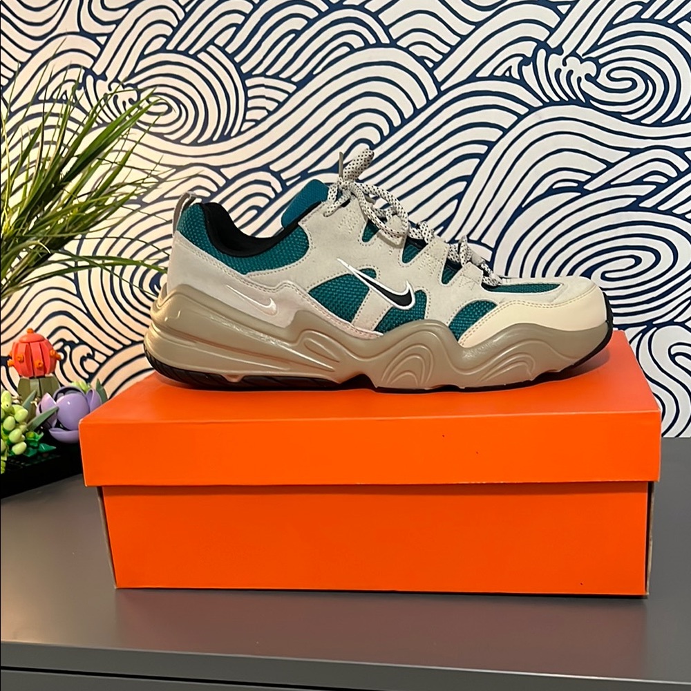NWOT Nike Tech Hera Sneakers